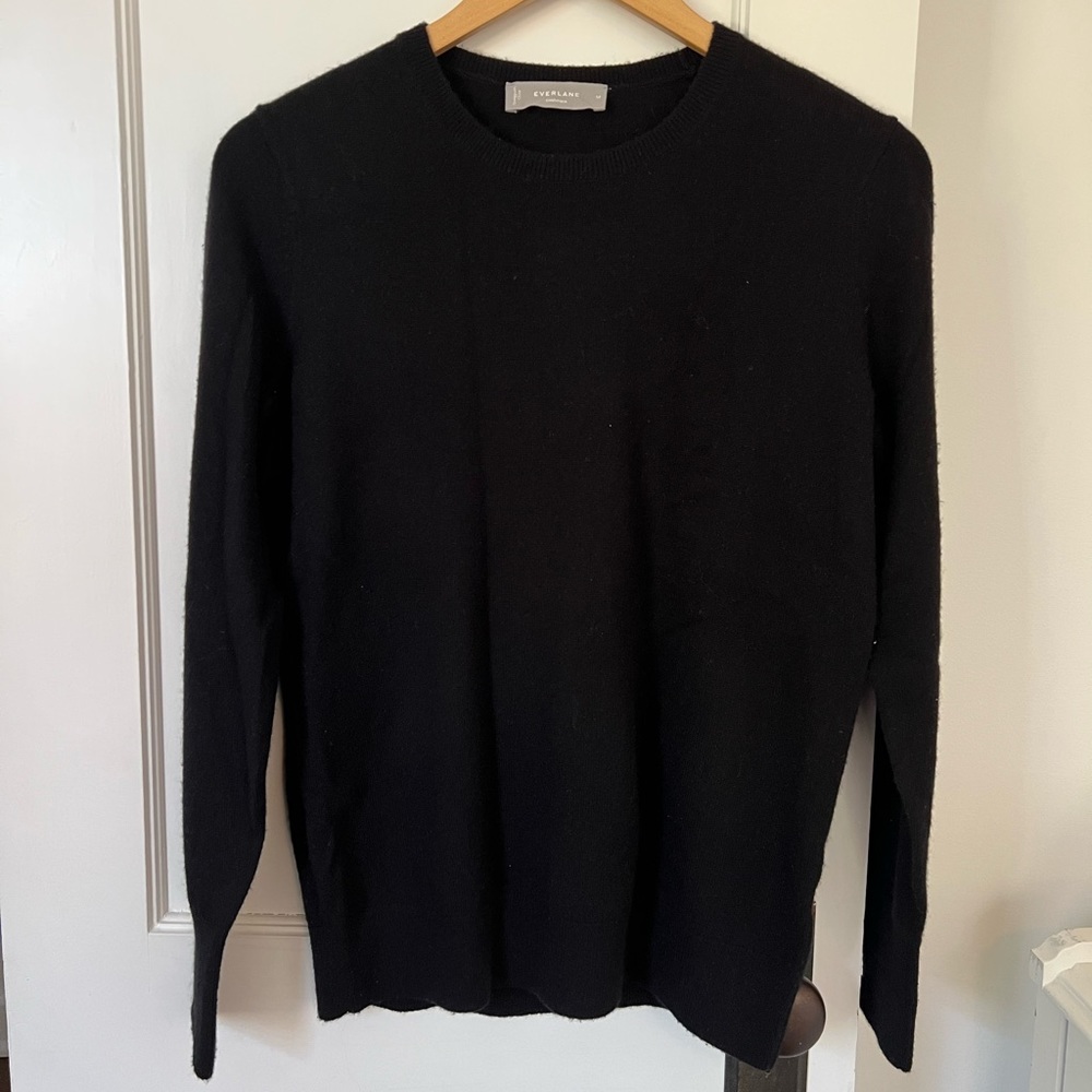 Everlane Cashmere Crewneck Sweater in Black, Size Medium